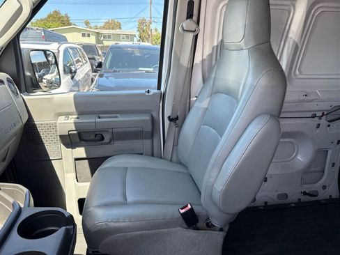 Used 2014 Ford E-250 and Econoline 250 Extended RWD image 20