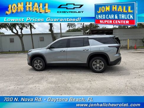 Used 2026 Chevrolet Traverse LT w/ Driver Confidence Package FWD image 4