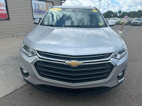 Used 2019 Chevrolet Traverse LT FWD image 2