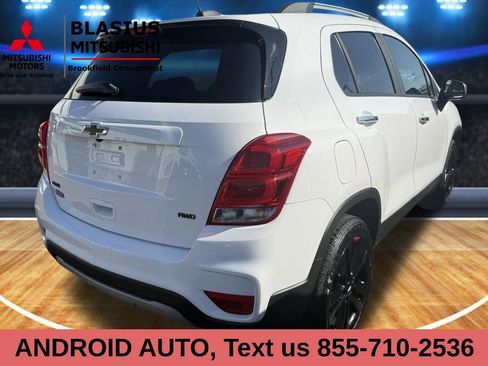 Used 2019 Chevrolet Trax LT w/ Sun & Sound Package image 11