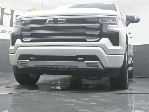 Used 2023 Chevrolet Silverado 1500 High Country w/ High Country Premium Package AWD/4WD image 55