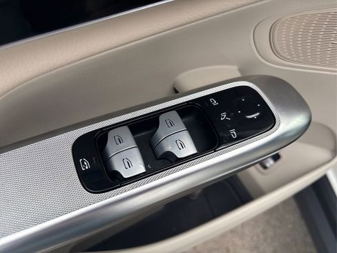 Used 2023 Mercedes-Benz GLC 300 image 36