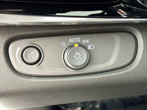 New 2026 Buick Envista Sport Touring FWD image 10