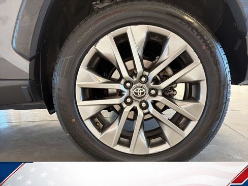 Used 2023 Toyota RAV4 XLE Premium FWD image 15