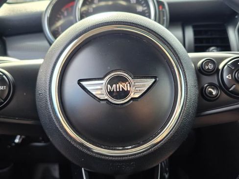 Used 2018 MINI Cooper 2-Door Hardtop w/ Cold Weather Package image 23