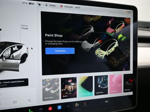 Used 2022 Tesla Model Y Long Range image 17