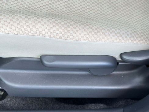 Used 2008 Toyota Yaris Sedan FWD image 12