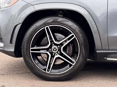 Used 2023 Mercedes-Benz GLS 580 4MATIC image 11