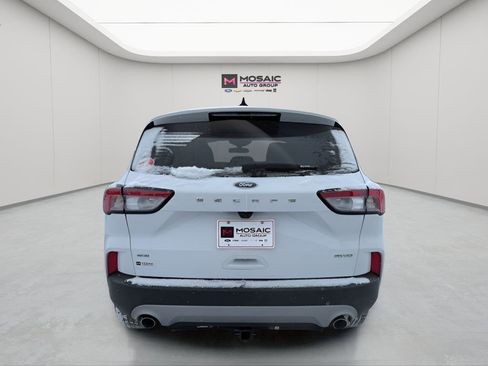 Used 2022 Ford Escape SE image 7