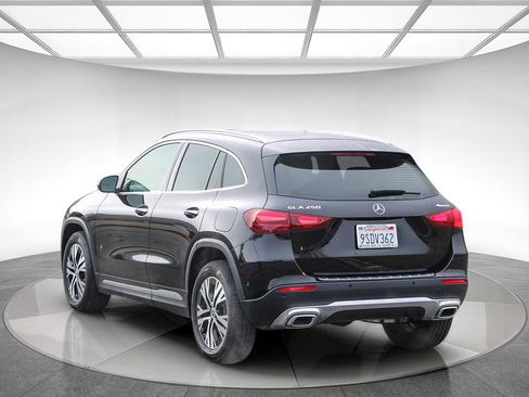 Certified 2025 Mercedes-Benz GLA 250 GLA 250 image 2