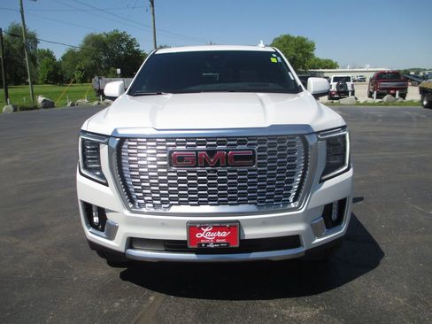 Certified 2023 GMC Yukon Denali w/ Denali Reserve Package AWD/4WD image 13