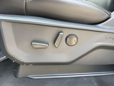 Used 2025 Ford Expedition Platinum AWD/4WD image 13