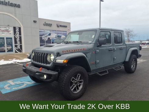 Used 2025 Jeep Gladiator Mojave image 2
