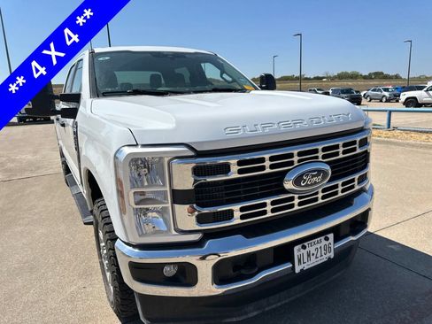 Used 2025 Ford F250 XLT AWD/4WD image 3