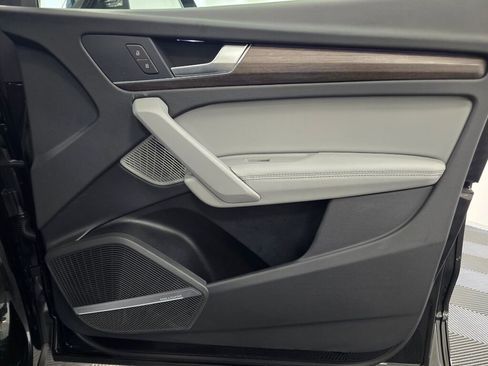 Certified 2025 Audi Q5 2.0T Premium Plus w/ Premium Plus Package image 27