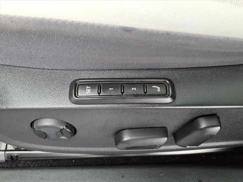 Used 2021 Volkswagen ID.4 Pro S image 5