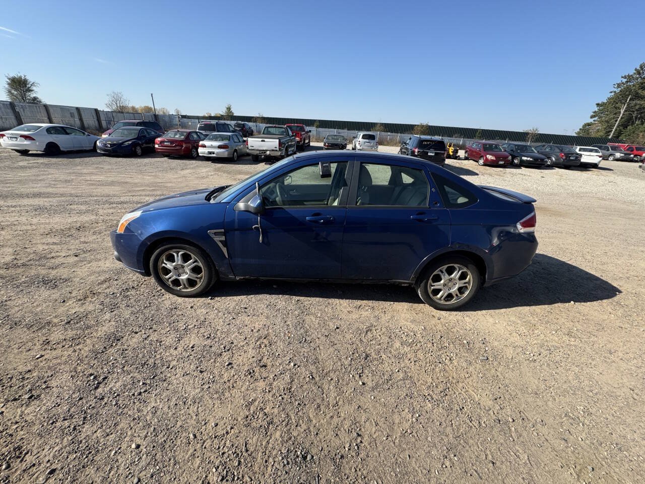 Used 2008 Ford Focus SES FWD image 2