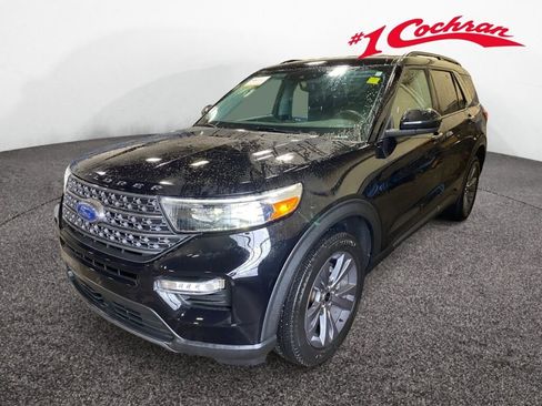 Used 2023 Ford Explorer XLT w/ Equipment Group 202A image 3