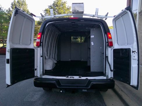 Used 2020 Chevrolet Express 2500 w/ Driver Convenience Package image 7