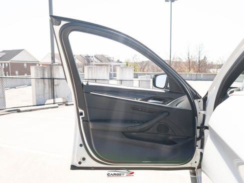 Used 2018 BMW 530i xDrive w/ Premium Package image 42