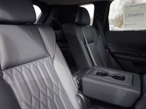 Used 2025 Mitsubishi Outlander SEL image 40