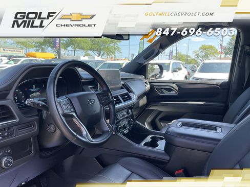 Used 2024 Chevrolet Suburban RST w/ Luxury Package AWD/4WD image 13