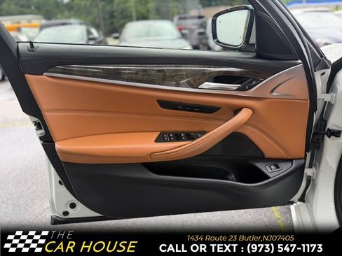Used 2018 BMW 540i w/ M Sport Package RWD image 14