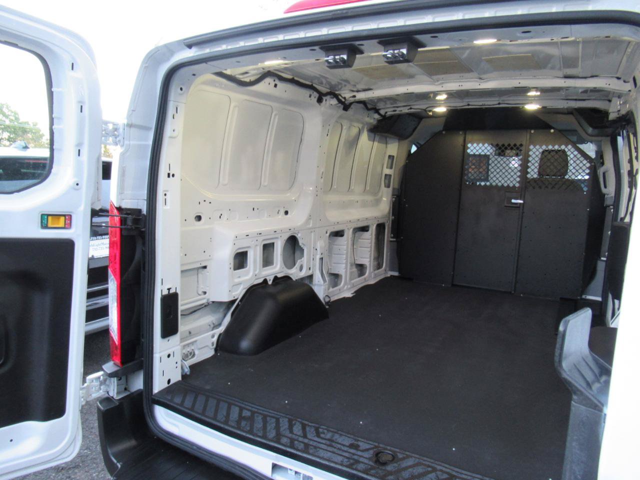 Used 2018 Ford Transit 250 130 Low Roof RWD image 15