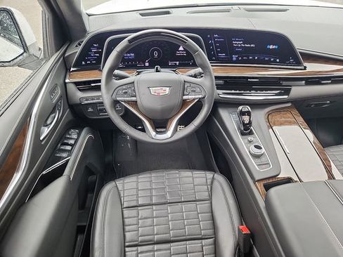 Used 2023 Cadillac Escalade Sport Platinum w/ LPO, ONYX Package AWD/4WD image 11
