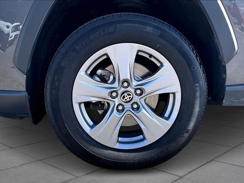 Used 2024 Toyota RAV4 XLE FWD image 19