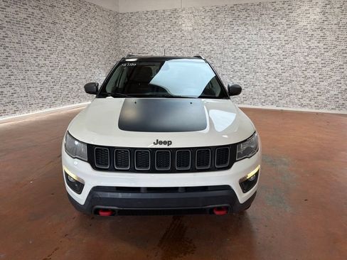 Used 2019 Jeep Compass Trailhawk AWD/4WD image 2