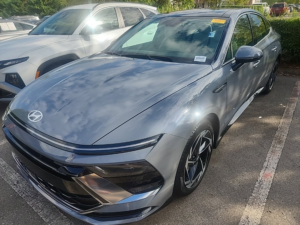 Certified 2025 Hyundai Sonata SEL FWD image 1