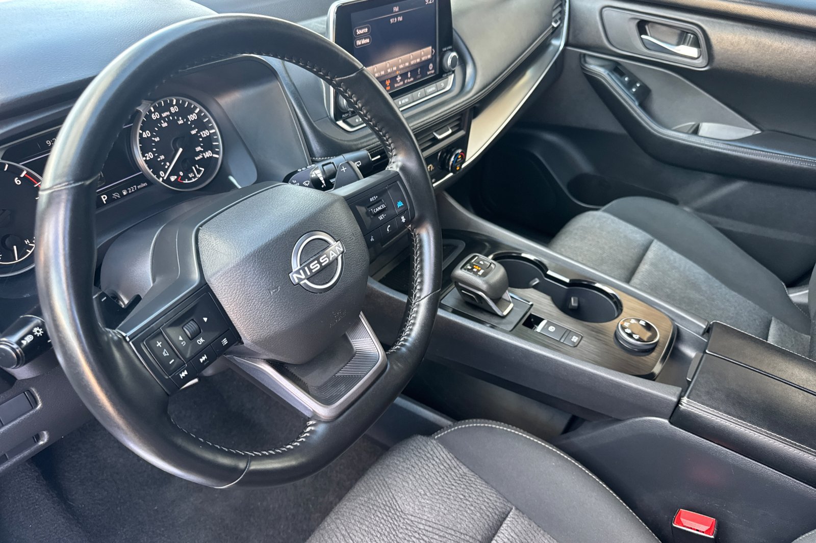 Certified 2025 Nissan Rogue SV AWD/4WD image 12