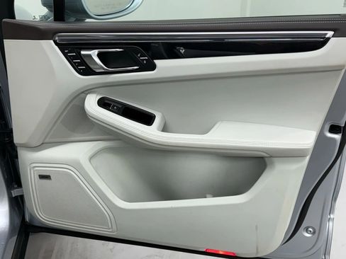 Used 2016 Porsche Macan S image 19