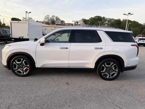 Used 2023 Hyundai Palisade Limited w/ Winter Package AWD/4WD image 4