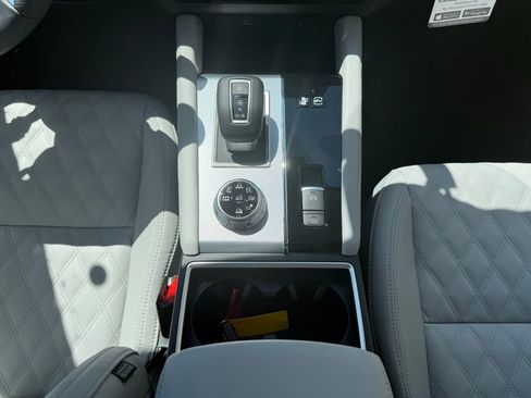 New 2025 Mitsubishi Outlander SEL image 16