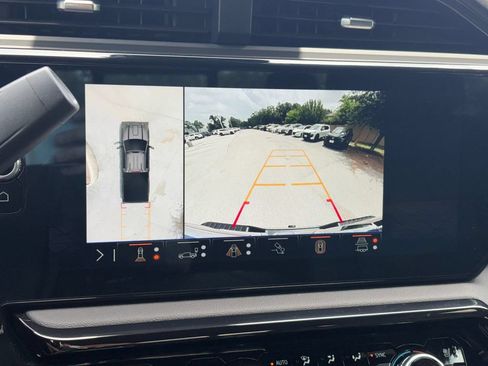 Used 2025 GMC Sierra 2500 AT4 w/ AT4 Premium Plus Package AWD/4WD image 16