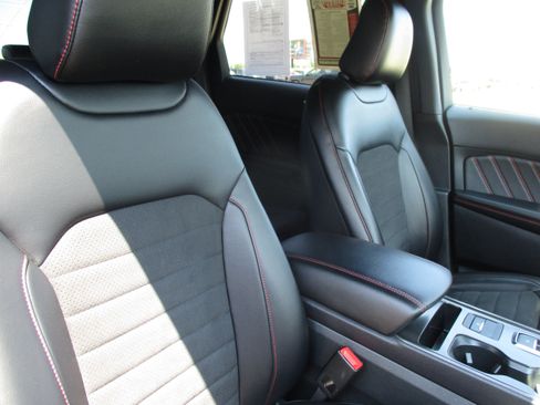 Used 2024 Ford Edge ST-Line AWD/4WD image 42