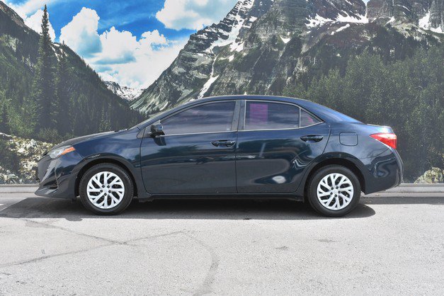 Used 2017 Toyota Corolla LE w/ Carpet Mat Package (TMS) FWD image 7