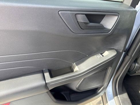 Used 2022 Ford Escape SE image 7