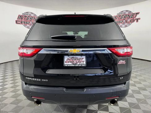 Used 2020 Chevrolet Traverse LT w/ LPO, Black Accent Package AWD/4WD image 6