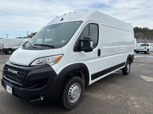 Used 2025 RAM ProMaster 2500 w/ Convenience Group image 7