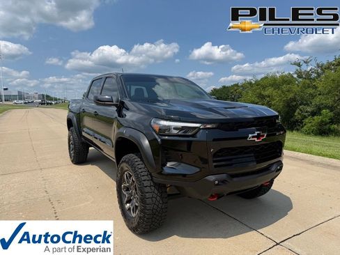 Used 2024 Chevrolet Colorado ZR2 AWD/4WD image 1