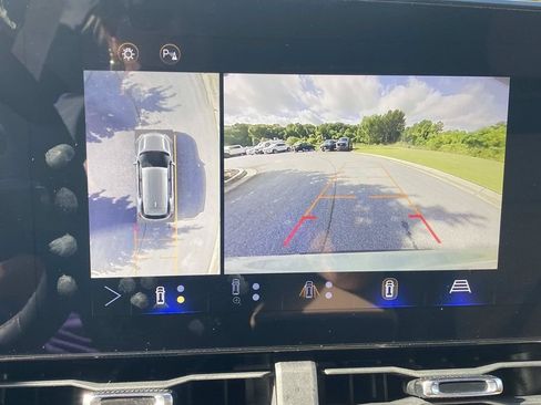 Used 2025 Chevrolet Equinox ACTIV w/ Safety and Technology Package FWD image 29
