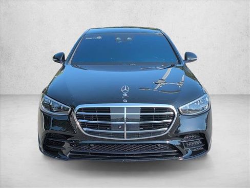 Used 2022 Mercedes-Benz S 580 4MATIC Sedan image 2