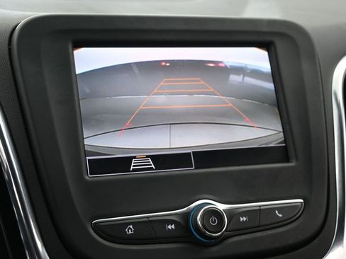 Used 2023 Chevrolet Equinox LS FWD image 16