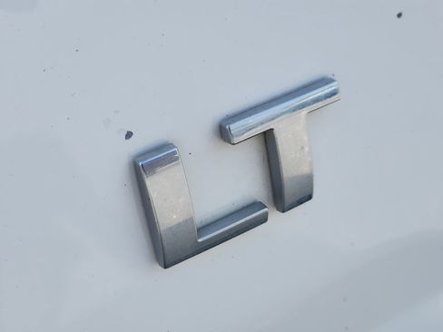 Used 2017 Chevrolet Colorado LT w/ LT Convenience Package RWD image 13