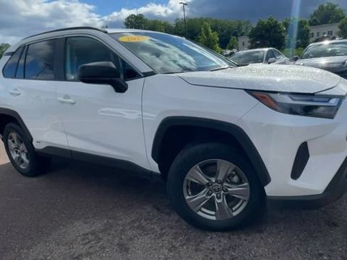 Used 2025 Toyota RAV4 LE AWD/4WD image 8