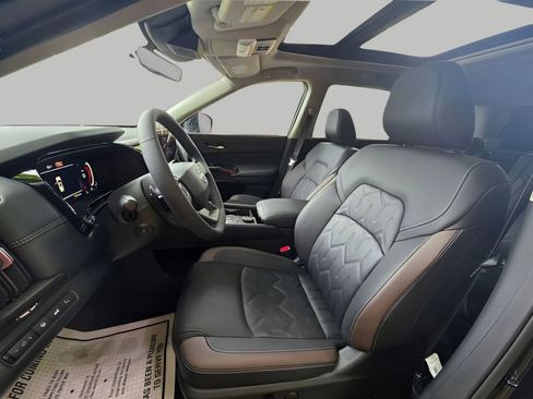 New 2026 Nissan Pathfinder Platinum AWD/4WD image 21