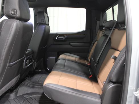 Used 2025 Chevrolet Silverado 1500 High Country image 26